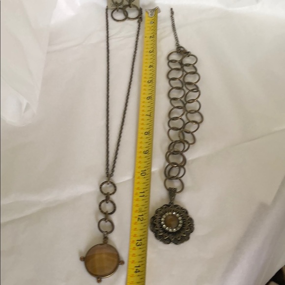 *FREE 2 Necklaces & Earings *Free w/ Bundled items - Picture 5 of 6